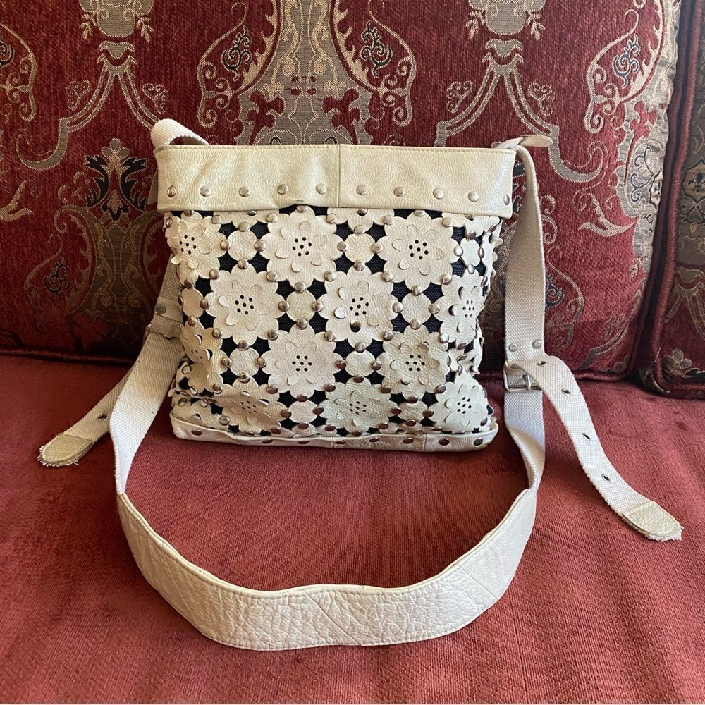 Dan W Ivory 3D Laser Cut Floral Stud Shoulder/Crossbody Bag. VGUC!
